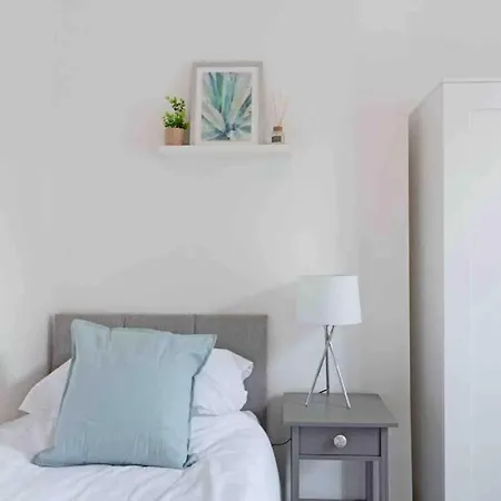 Town Center Apartment In Bishops Stortford Birchanger Extérieur photo