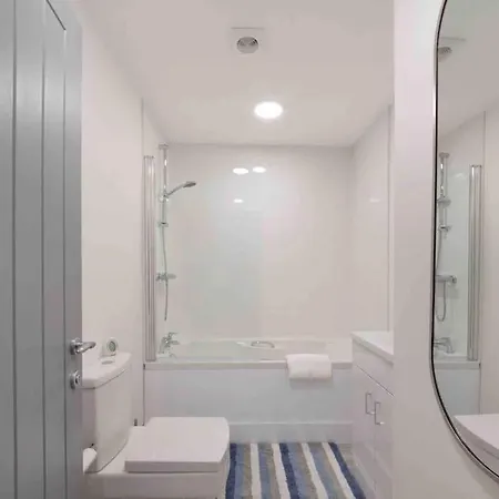 Town Center Apartment In Bishops Stortford Birchanger Extérieur photo